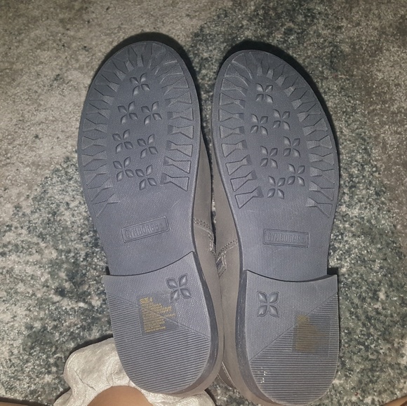 Gray booties (children's 4/woman's 6) - Picture 3 of 3